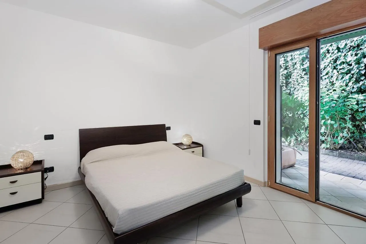 Dani Apartment Garda Lake View Manerba del Garda Italy